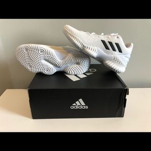 Adidas Pro Bounce Low Men’s Basketball Shoes